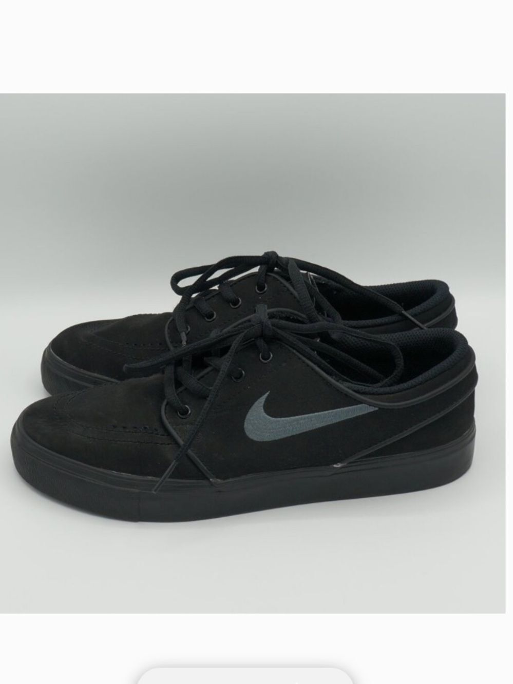 Nike SB Zoom Stefan Janski Black Sneakers with Gray Swoosh Size 6.5Y